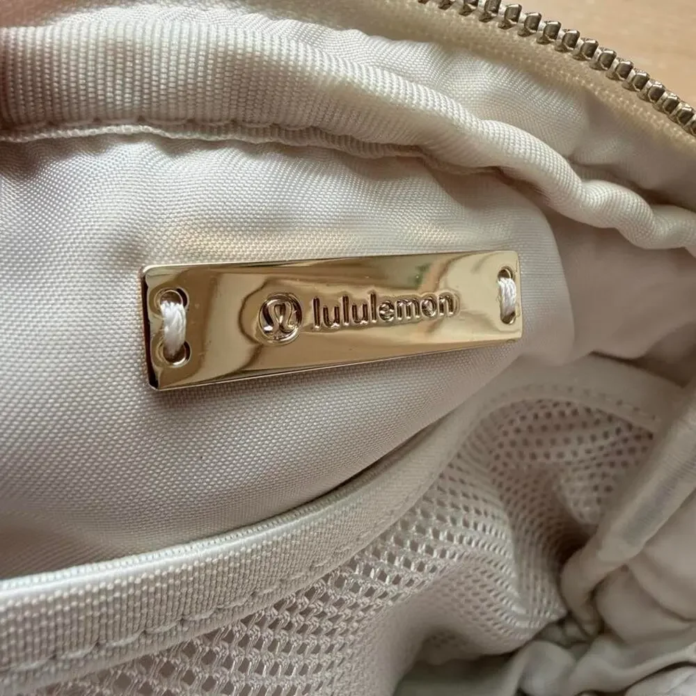 Lululemon everywhere belt bag fleece